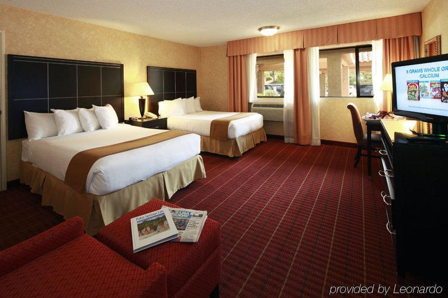 Holiday Inn Express Palm Desert By Ihg Oda fotoğraf